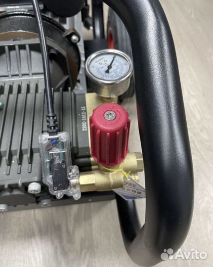 Мойка для авто 3квт, давление 200-250 бар