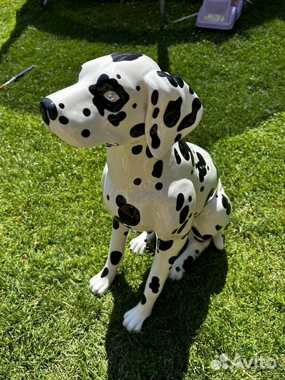 Статуя собака