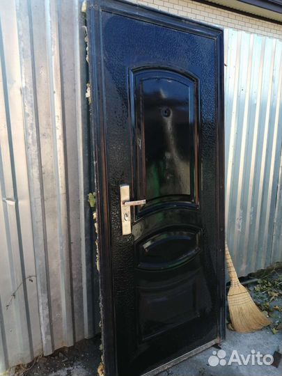 Дверь входная металлическая