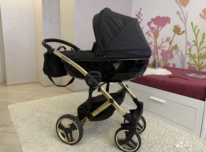 Коляска Yunama Diamond 3/1 черно-золотая