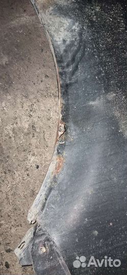 Крыло левое VW golf 4