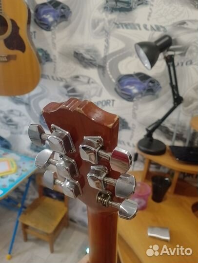 Акустическая гитара