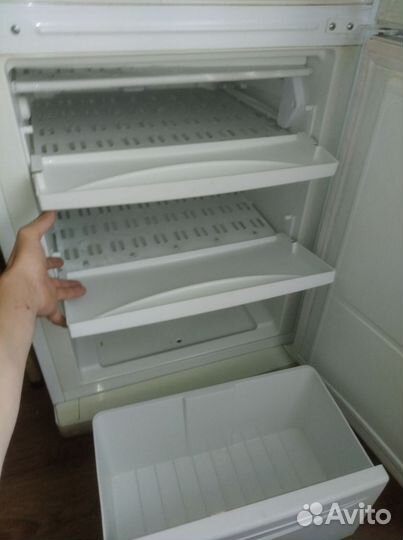 Холодильник рабочий двухкамерный Stinol