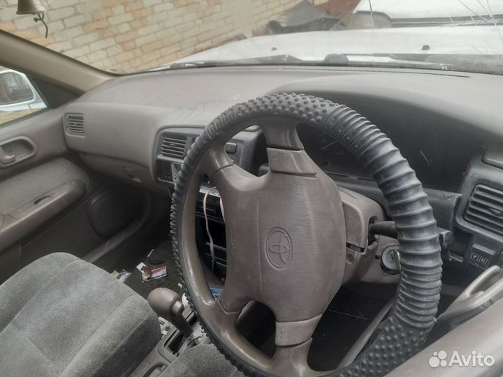 Тойота карина