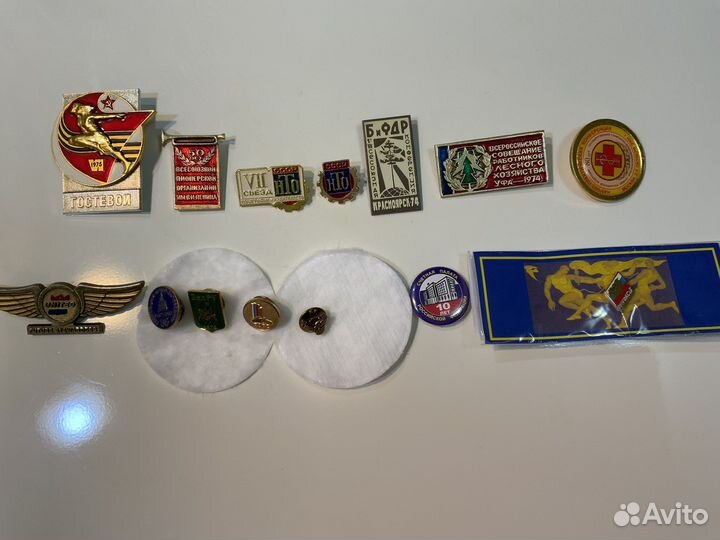 Значки вузовские и в память мероприятий