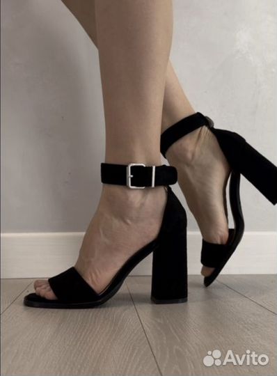 Замшевые босоножки Raid 39 размер