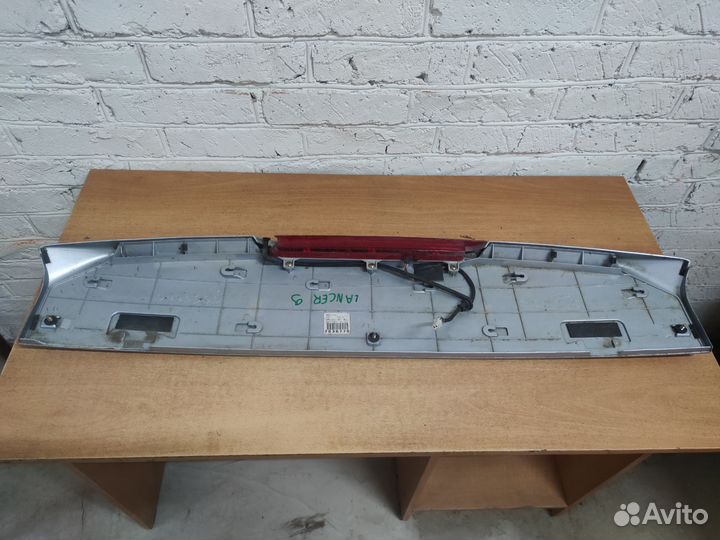 Спойлер (дефлектор) багажника для Mitsubishi Lance