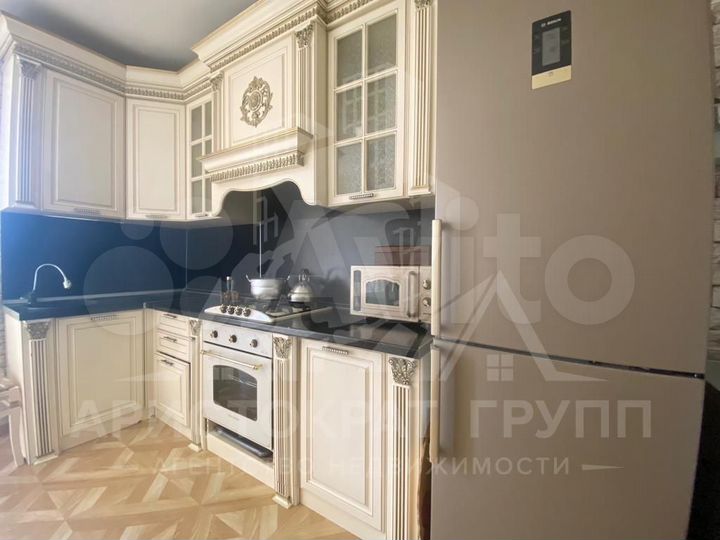 2-к. квартира, 80 м², 8/9 эт.