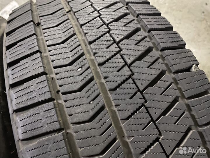 Bridgestone Blizzak VRX2 225/45 R18 91Q
