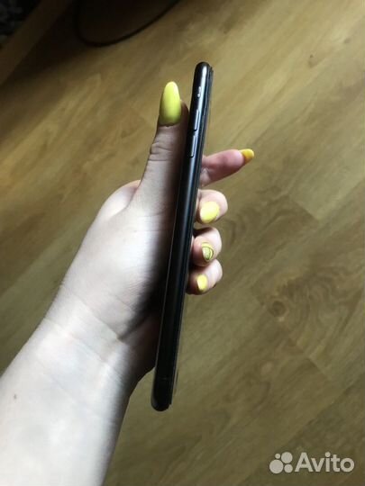 Телефон iPhone 7 plus