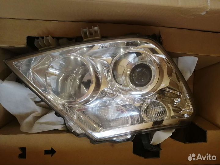 Фара правая Nissan Patrol Y62