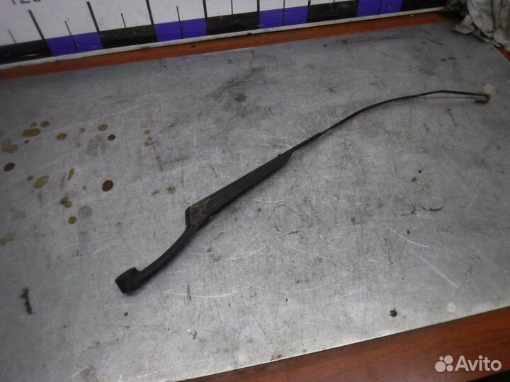 Поводок дворника передний правый Лада Калина 21114
