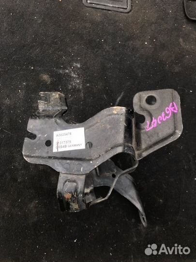 Кронштейн Volvo Xc70 B6304T