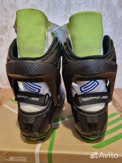 Лыжные ботинки spine
