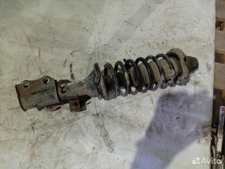 Стойка подвески передняя левая Kia Rio