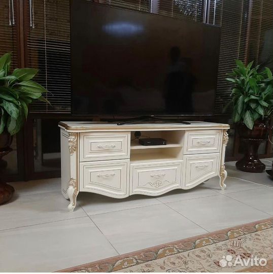 Тумба под телевизор