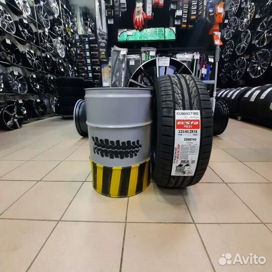 Kumho Ecsta PS31 225/45 R18 91W