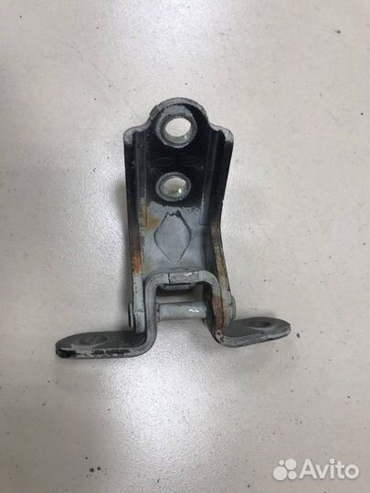 Петля двери Kia Sportage