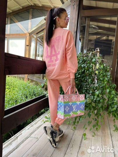 Спортивный костюм