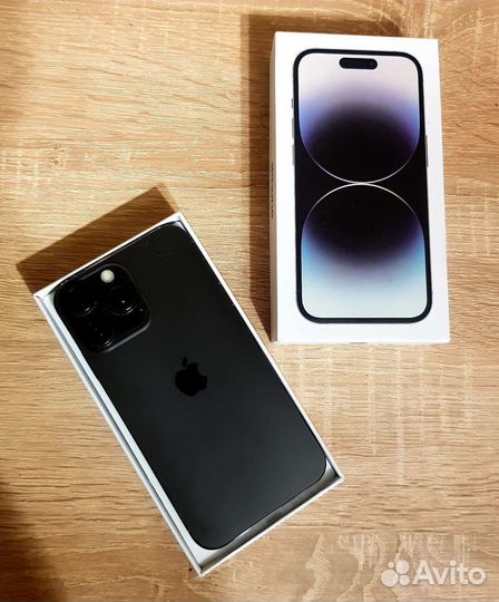 Телефон iPhone XR в корпусе 14 pro