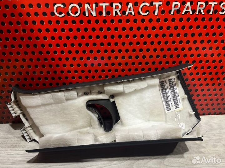 Обшивка стойки задней правой Porsche Cayenne 958