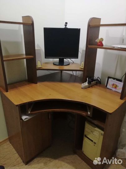 Компьютерный стол