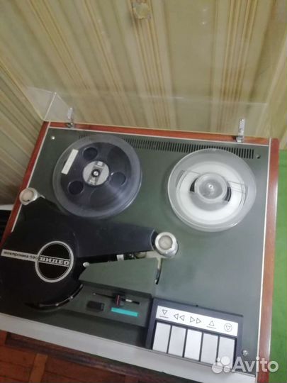 Катушечный видеомагнитофон 