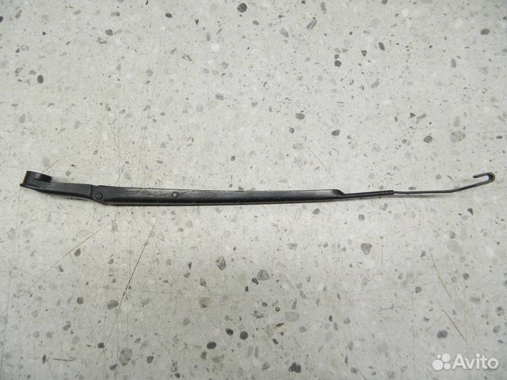 Поводок стеклоочистителя передний левый Toyota Mar