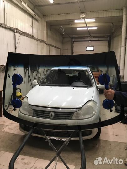 Лобовое стекло Рено Клио / Симбол