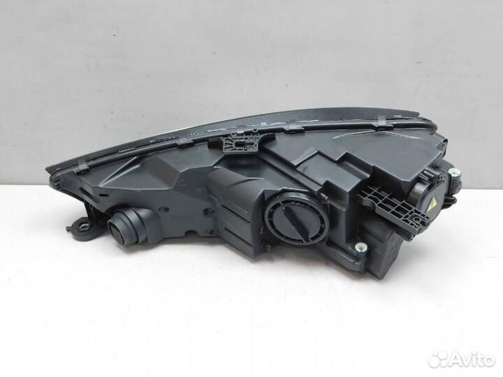 Фара правая Audi A4/RS4