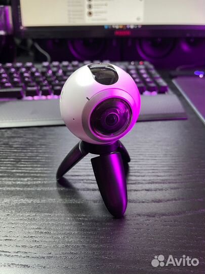 Samsung Gear 360 + флешка на 32 гб