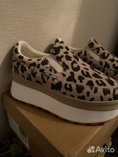 Кроссовки на платформе