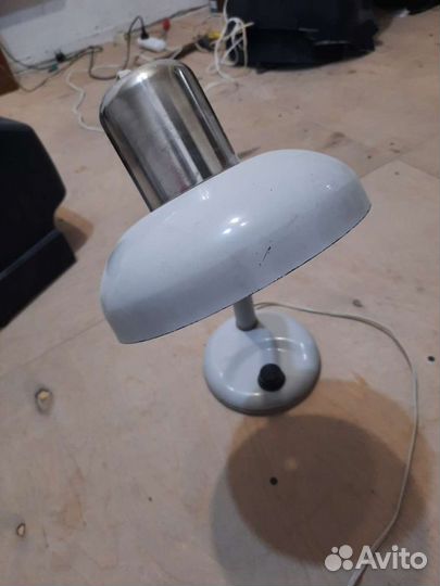 Светильник настольный