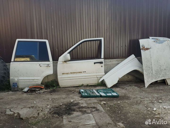 Дверь grand Cherokee zj