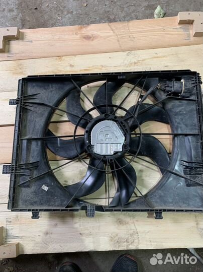 Дифузор радиатора C205 W205