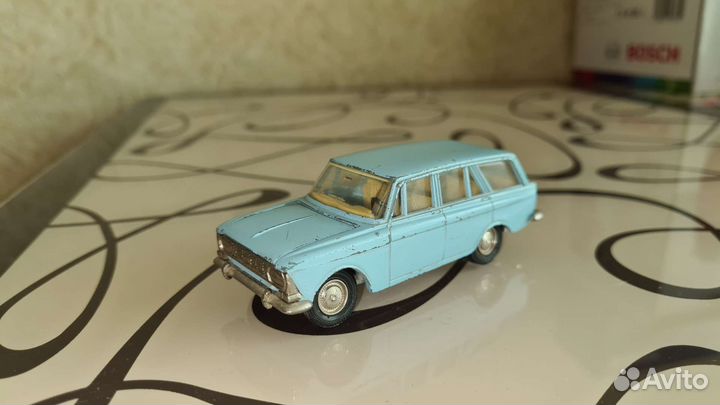 Модель 1:43 Москвич-427