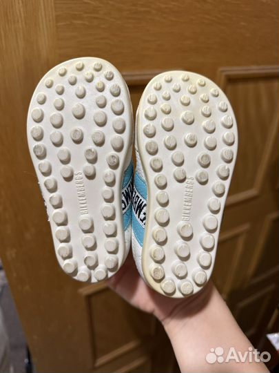 Кроссовки детские 20