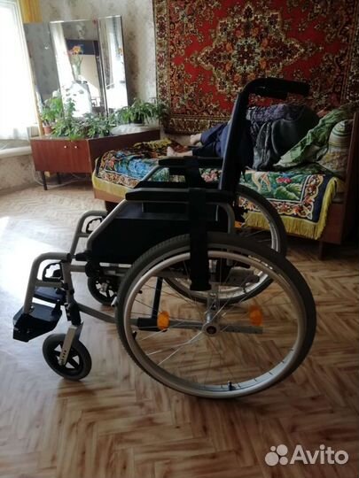 Инвалидная коляска новая