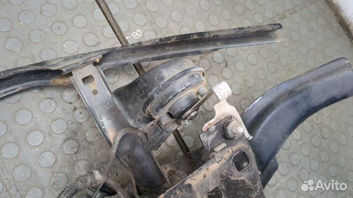 Усилитель бампера передний Volkswagen Tiguan