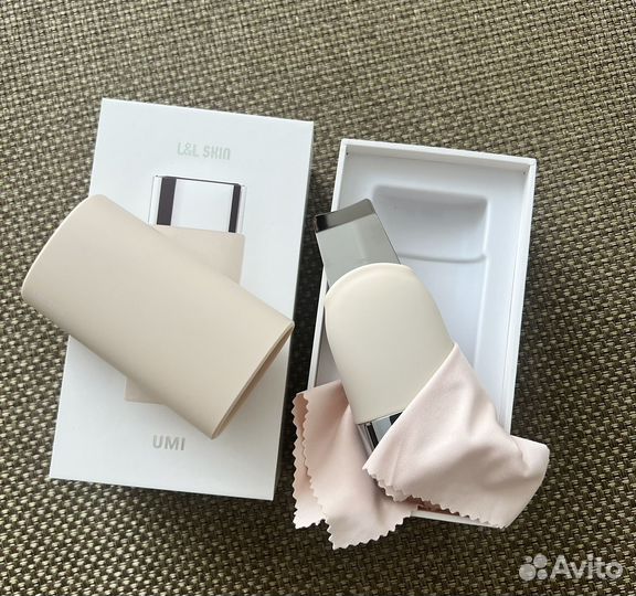 Ультразвуковой аппарат для чистки лица UMI Япония