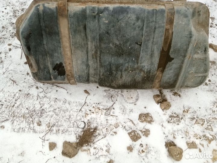 Топливные бак 2110