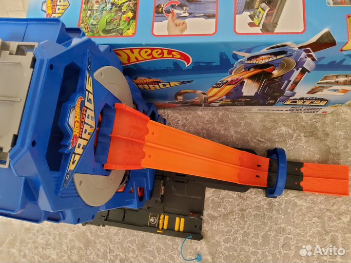 Деткские игрушки.Гараж от хот вилс