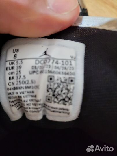 Продам Джорданы 1 LOW оригинал Р.39