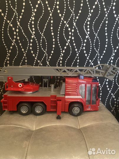 Пожарная машина, динозавры