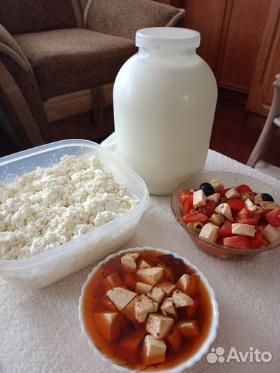 Козье молоко, сыр, творог, варенье из шишек