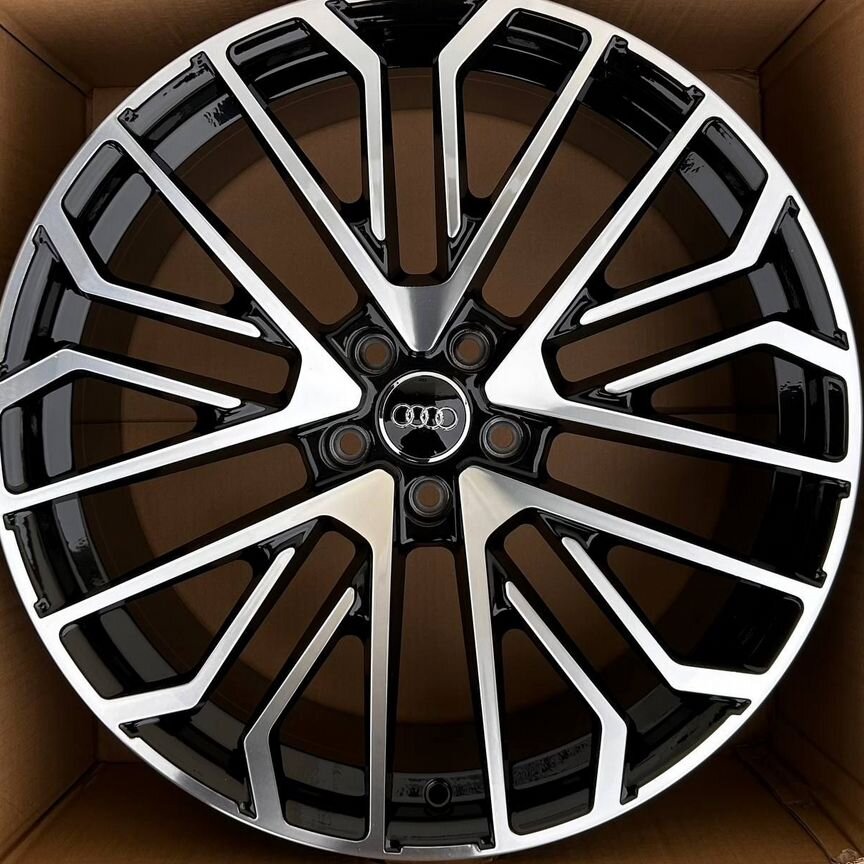 Литые диски Audi 10×R22 5×112