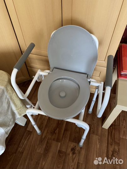 Стул санитарный