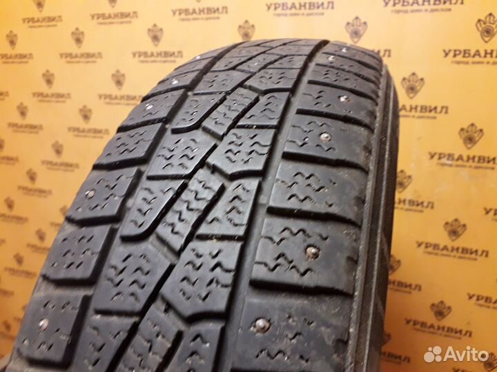 Kumho I'Zen Stud Snow KW11 175/70 R14