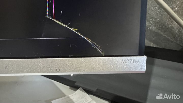Монитор HP M27w разбитый