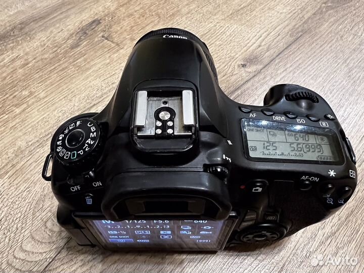 Canon 60D + Canon EF-S 18-55mm IS II (F/3.5-5.6)